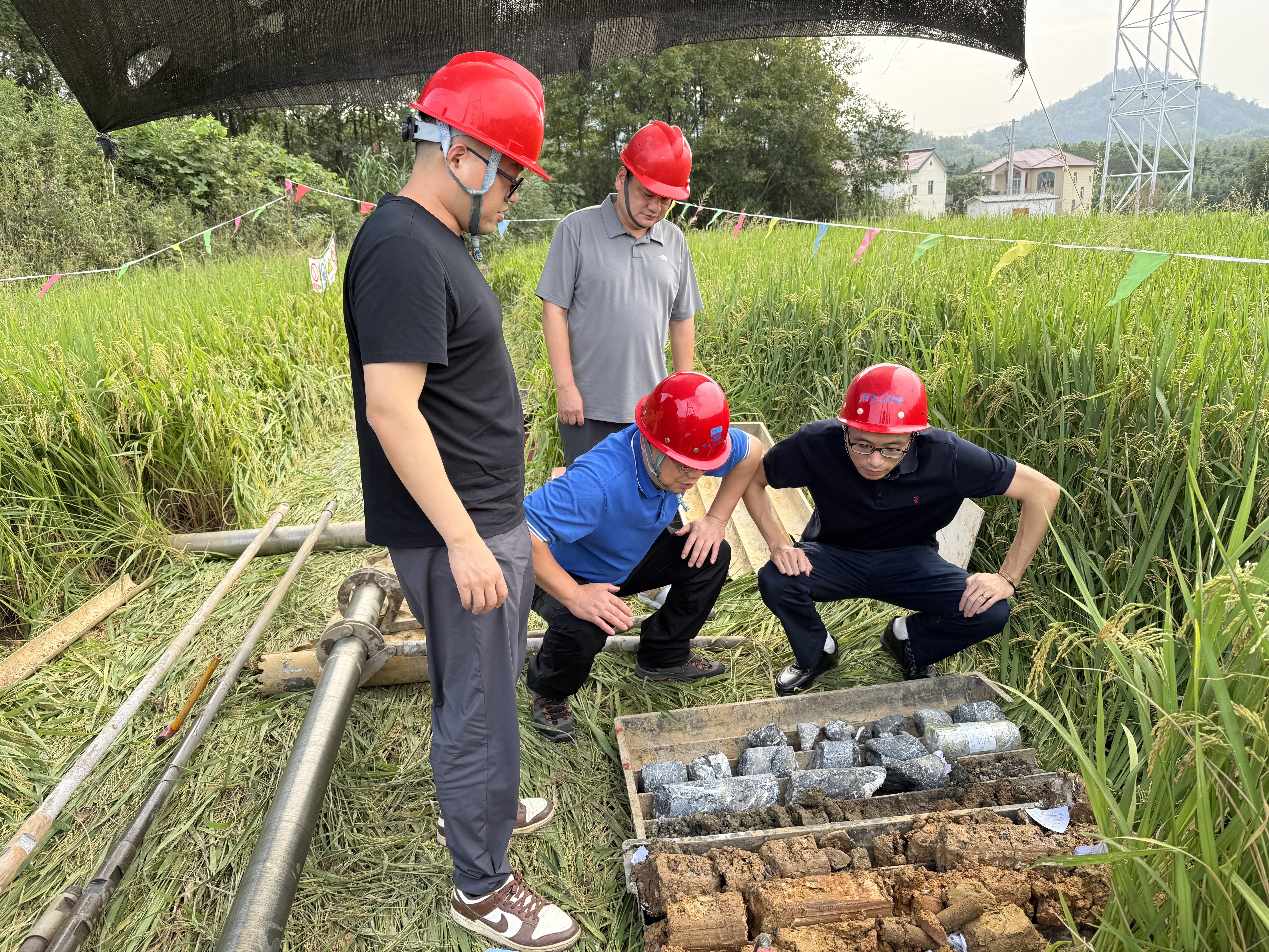 隧道公司开展双节期间安全检查及节日慰问