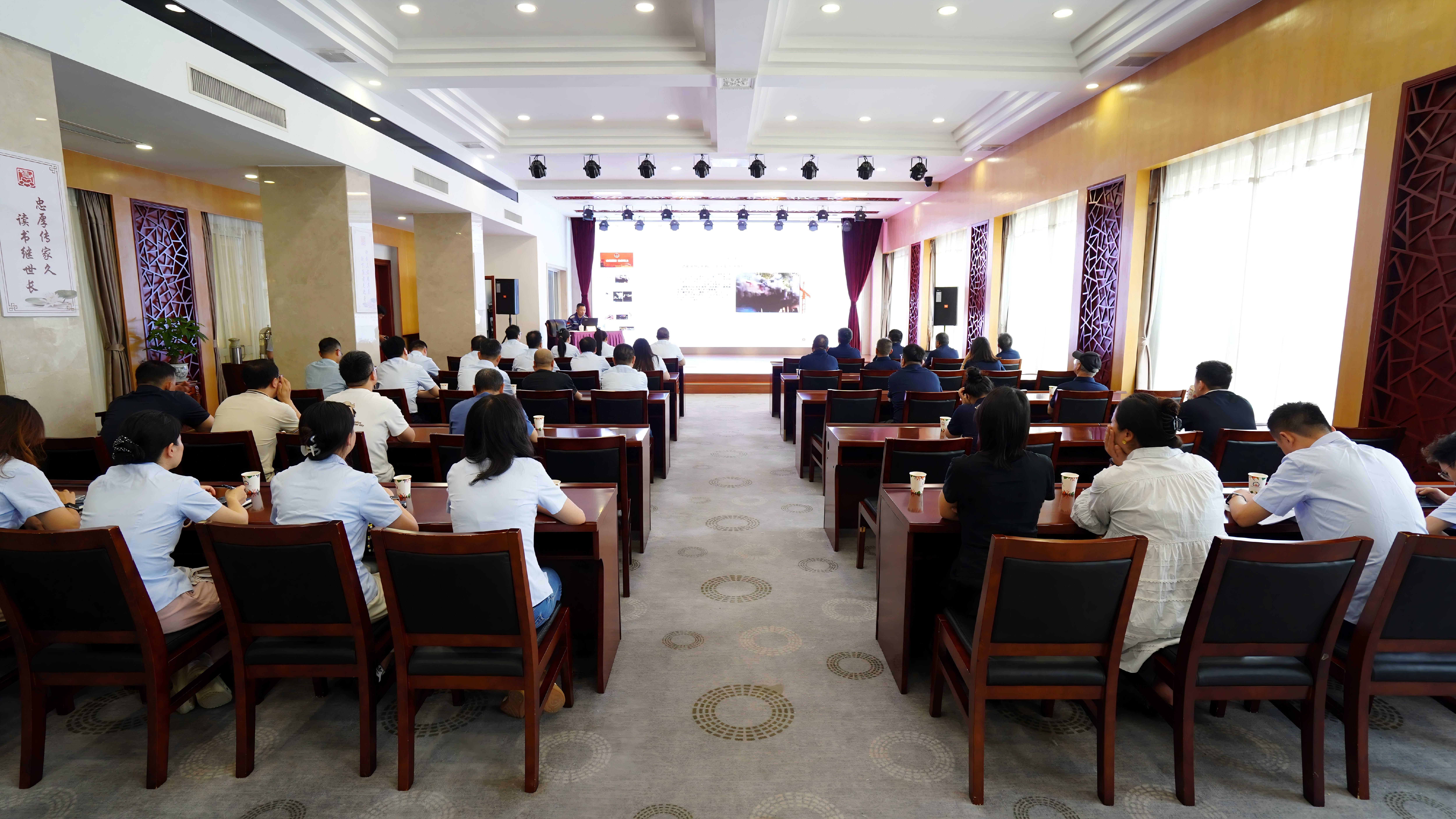 筑牢安全防线 压实消防责任 ——隧道公司联合地质一队开展消防安全培训暨应急演练